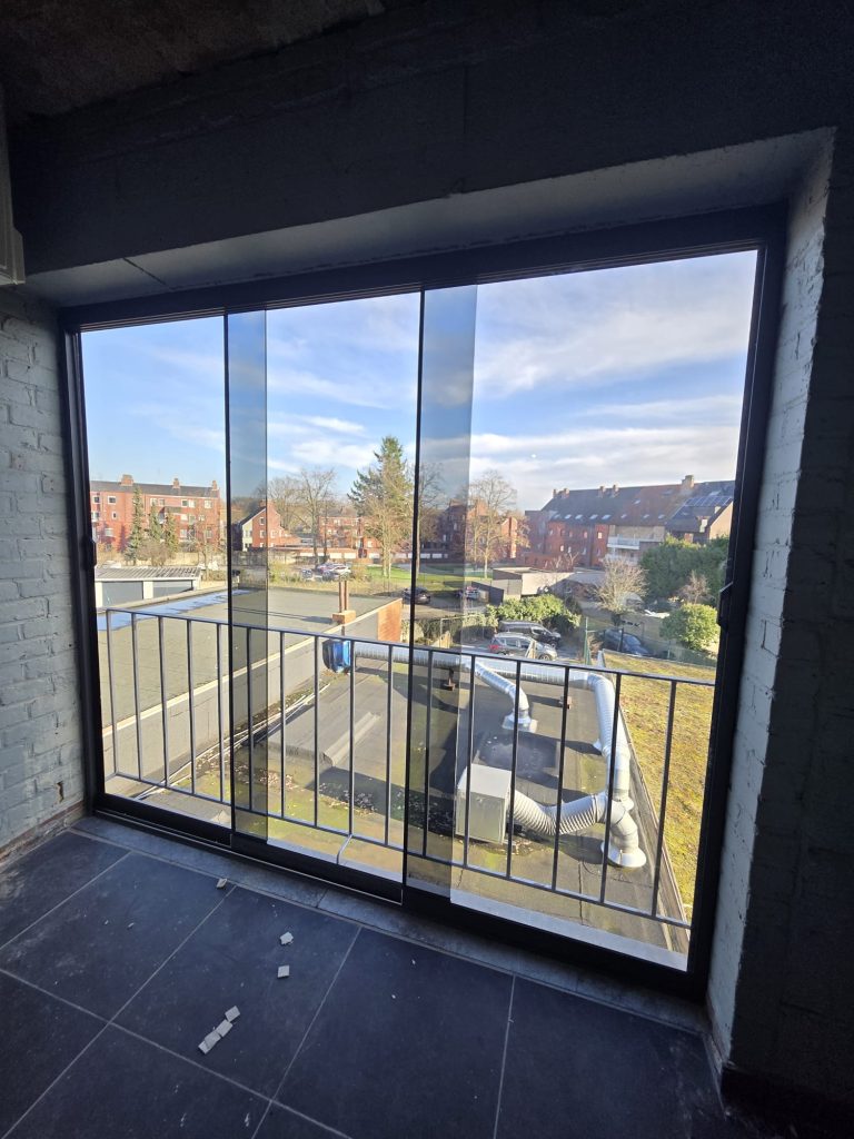 Balkon glazen schuifwanden