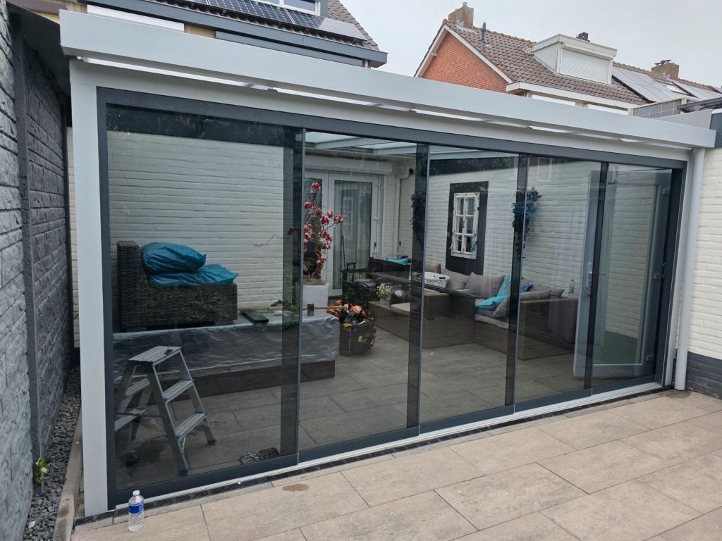 Glazen schuifwand Heerlen